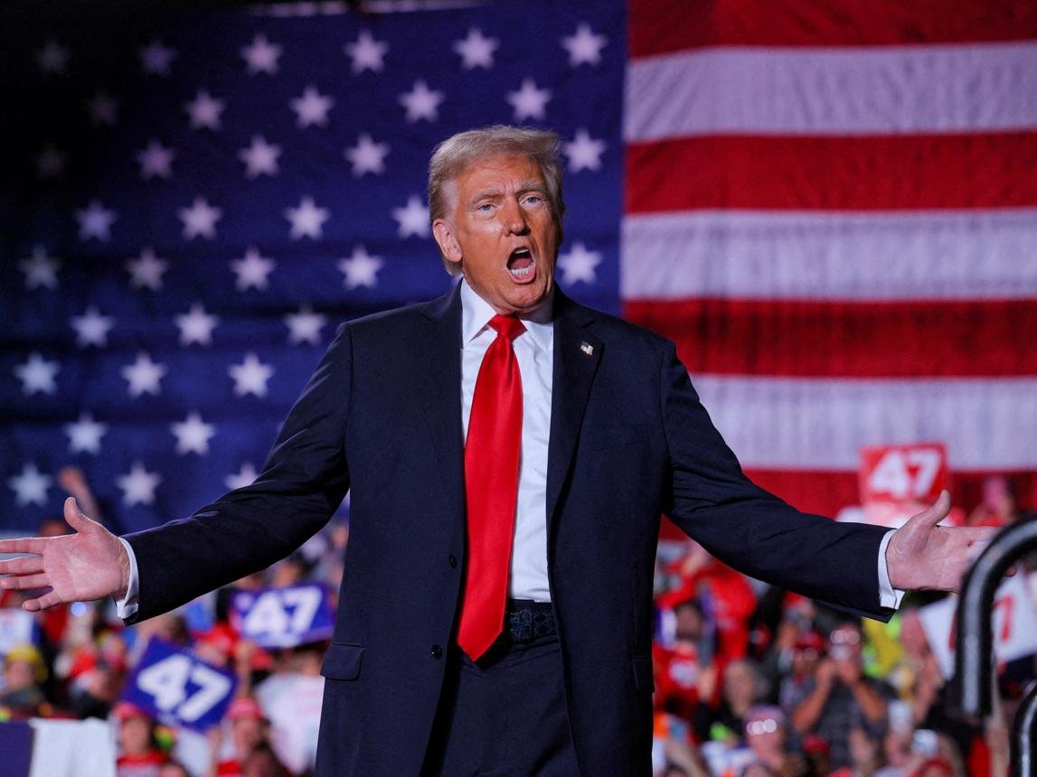 Trump Faces Impeachment Talk as Iran Tensions Raise US Risks